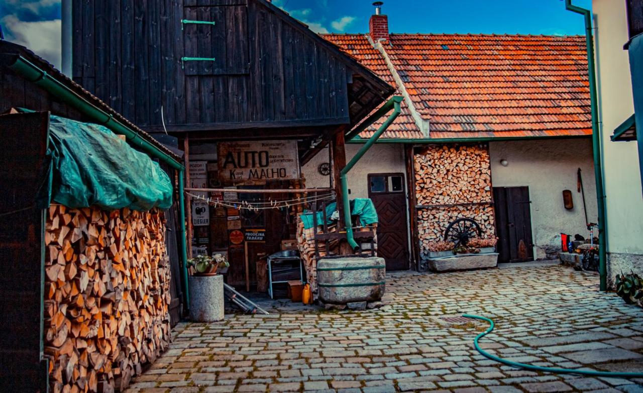 Penzion 1670 Nové Hrady Exterior foto